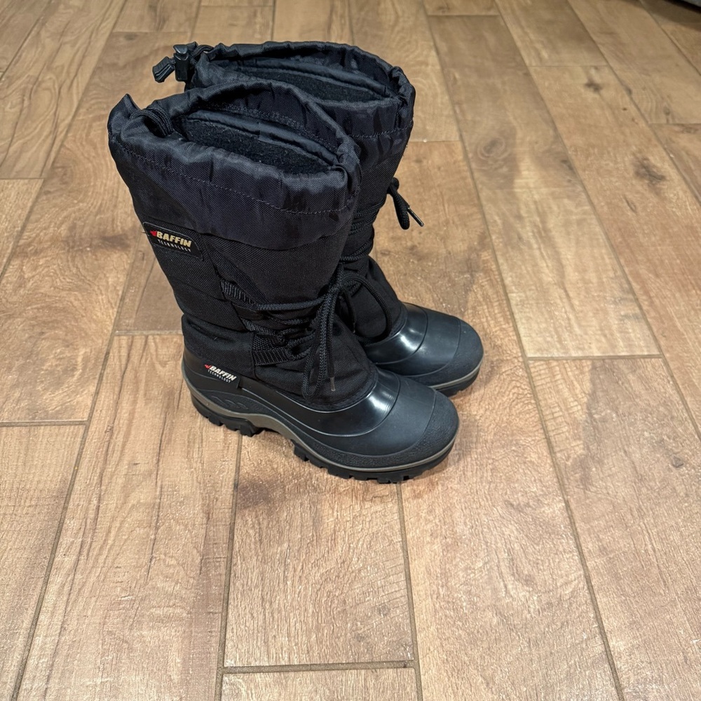 Baffin Technology Warm Winter Waterproof Insulated Snow  Boots Women’s 7 Men’s 5